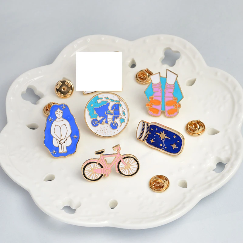 Вернитесь в прошлое и познакомьтесь с маленьким розовым велосипедом небесно