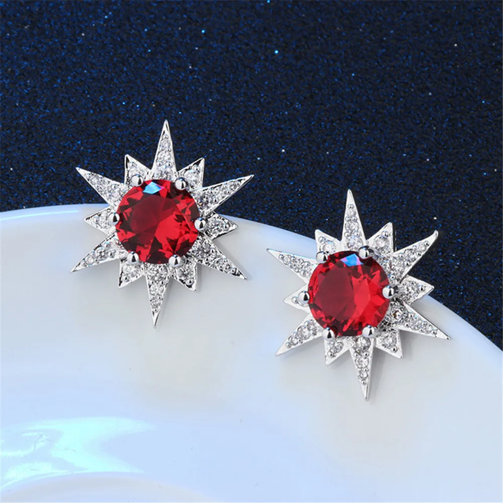 Серьги гвоздики с рубиновым Изумрудом и бриллиантами в форме звезды женские