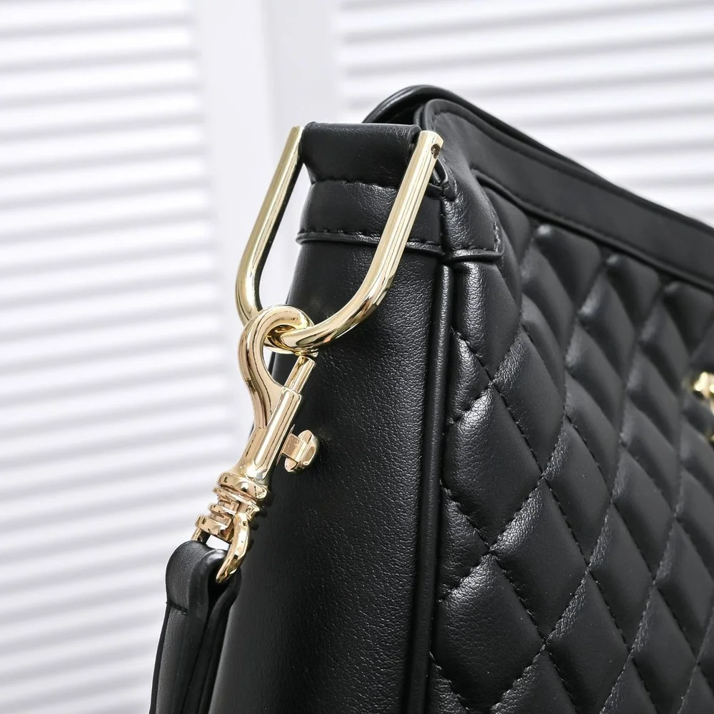 

The new upgraded version of Lingge bag high-quality one-shoulder messenger bag bag for women