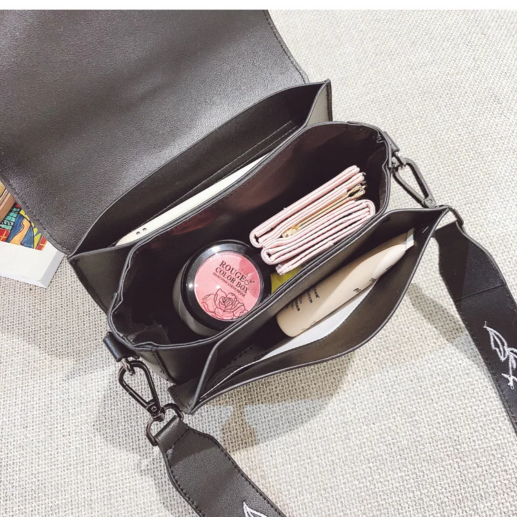 

Crossbody Bags For Women Korean Fashion Embroidery Women Shoulder Bags Women's Handbag Pu LeatherSmall Square Package Black