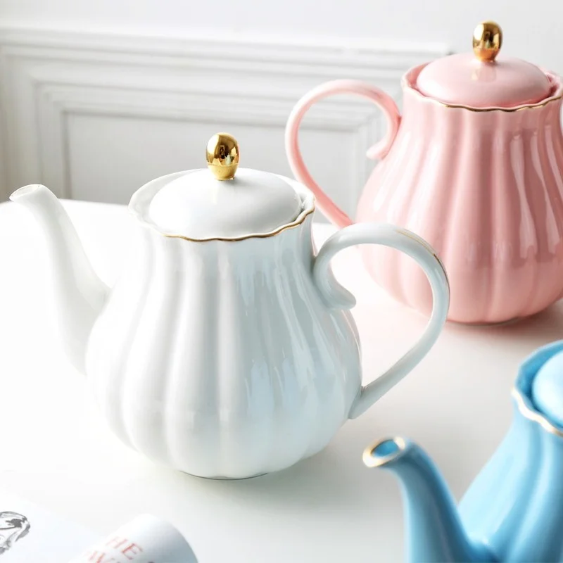 

Ceramic Teapot Pumpkin Shape Hand Painted Gold Bone China Teapot With Tea Strainer Elegant Tea Pot Set 1L