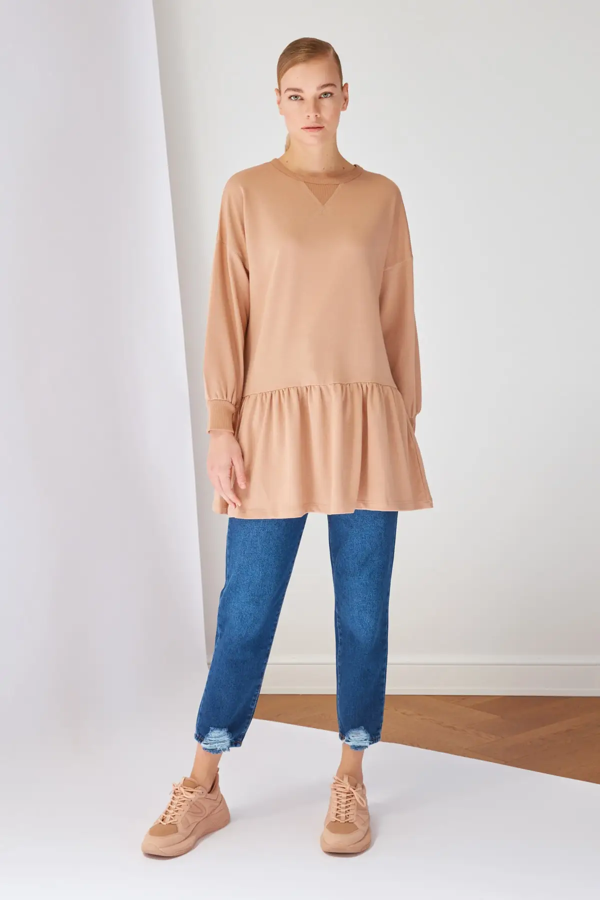 

Beige both frilly gowns Muslim Tunic 2021 Fashion
