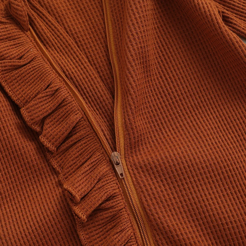 Комбинезон для новорожденных на молнии с длинным рукавом и оборками однотонный