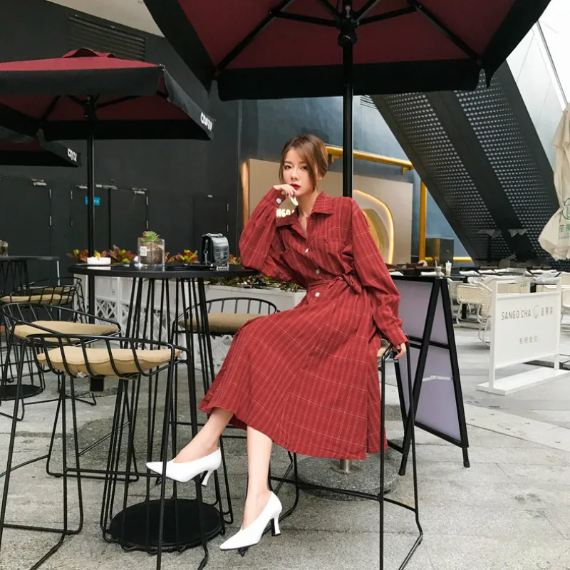 Женское длинное пальто свободного покроя красное элегантное однотонное в