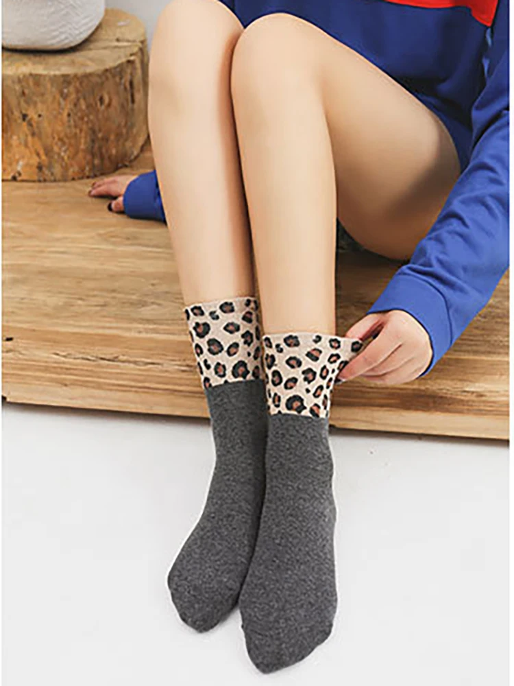 

Autumn Winter Socks Fashion Women 's Cotton Socks European and American Street Personalized Leopard Print Thick （ Winter )