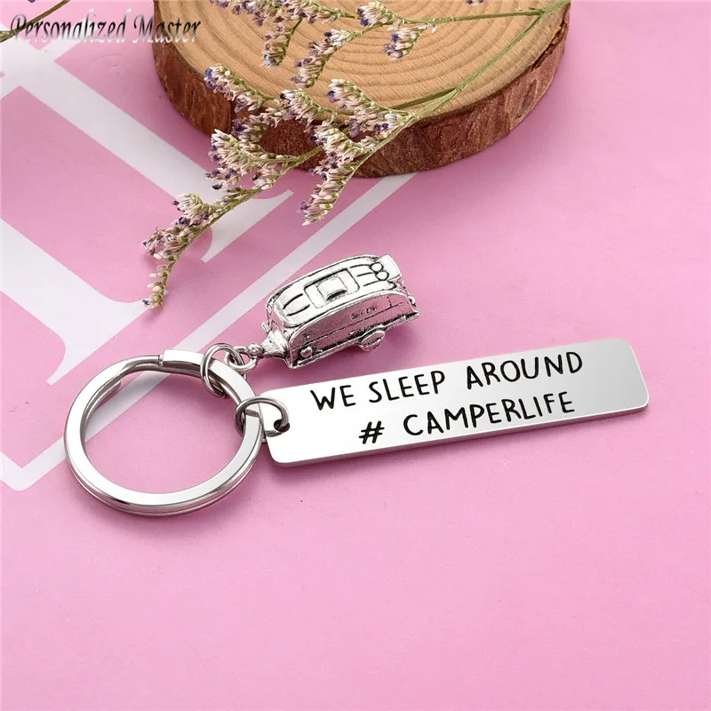 Персонализированные мастер с гравировкой &quotмы спим вокруг # CAMPERLIFE&quot брелок свой