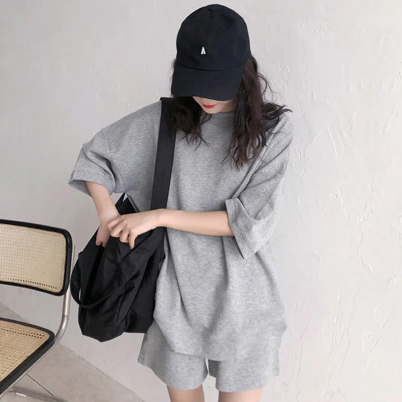 

PDD601 Simple leisure loose sportswear suit women's summer 2021 new short sleeve round neck sweater women's shorts two piece set