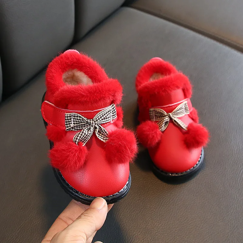 red Новые детские зимние кожаные сапоги с бантом модные детские зимние сапоги обувь для маленьких девочек плюшевые теплые сапоги с мягким низом для принцессы от 6 месяцев до 3 лет - Цвет: red