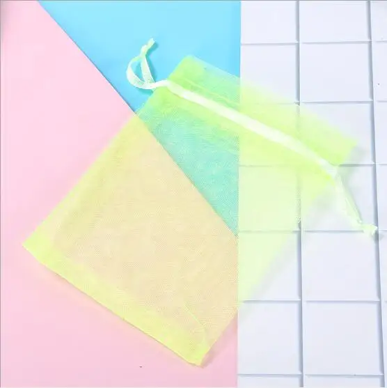 Apple green 100pcs/Lot Organza Drawstring Bags 5x7 7x9 9x12 10x15cm Jewelry Packaging Bags Wedding Christmas Birthday Gift Packing Pouces - Цвет: Apple green