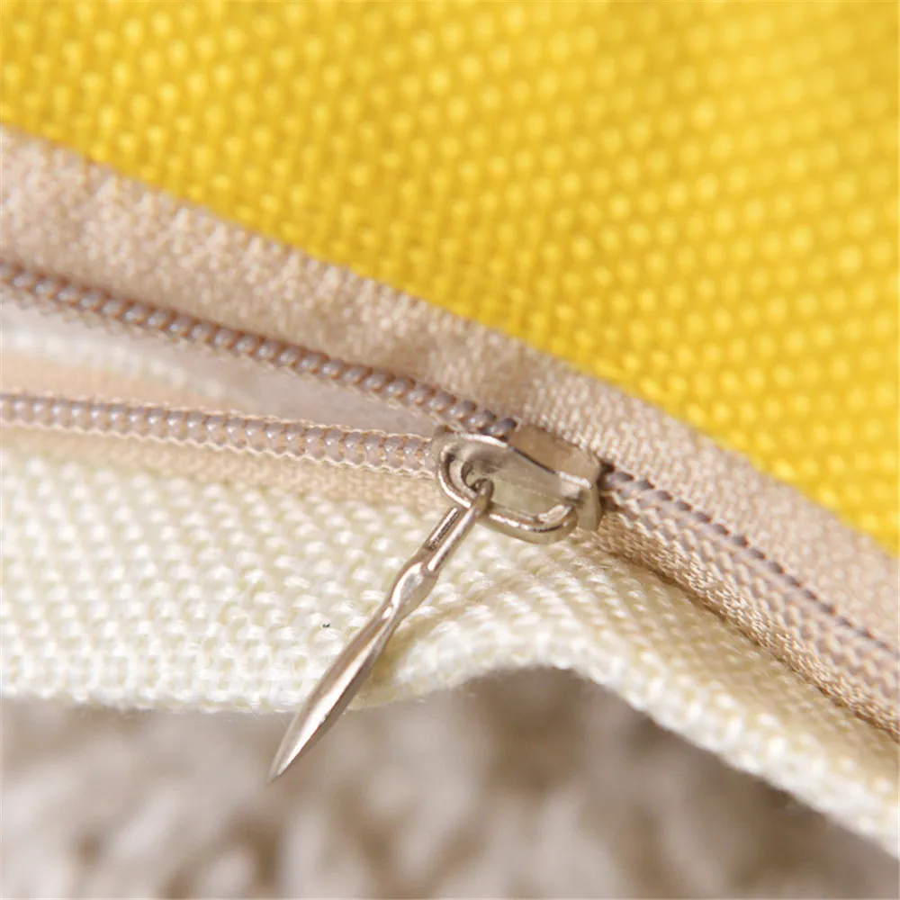 Подушка в скандинавском стиле с геометрическим рисунком оленя | Дом и сад