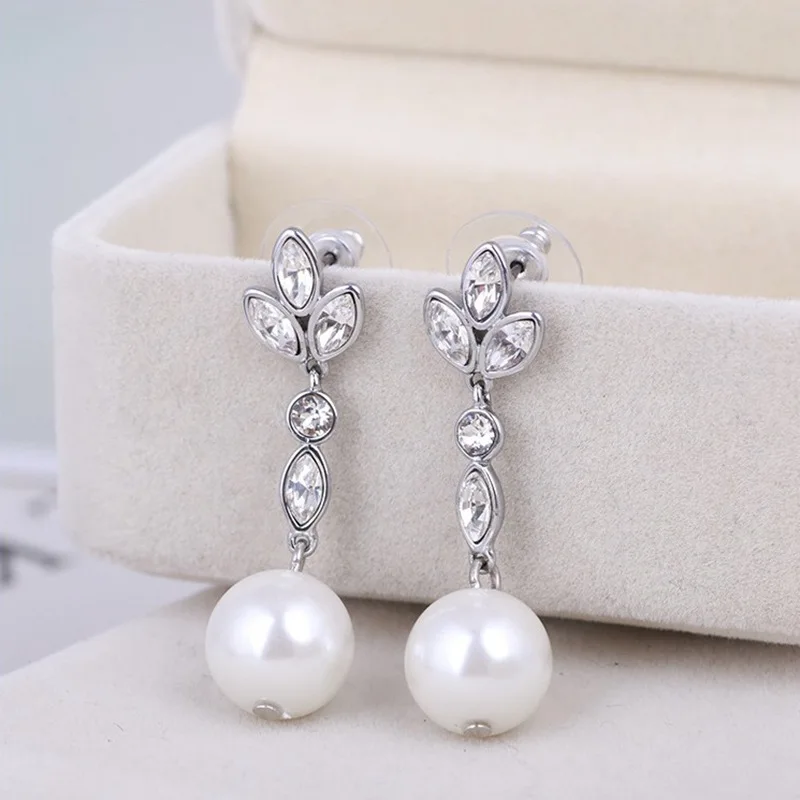 

2022 New Fashion jewelry pearl inlaid elegant temperament Women Earrings