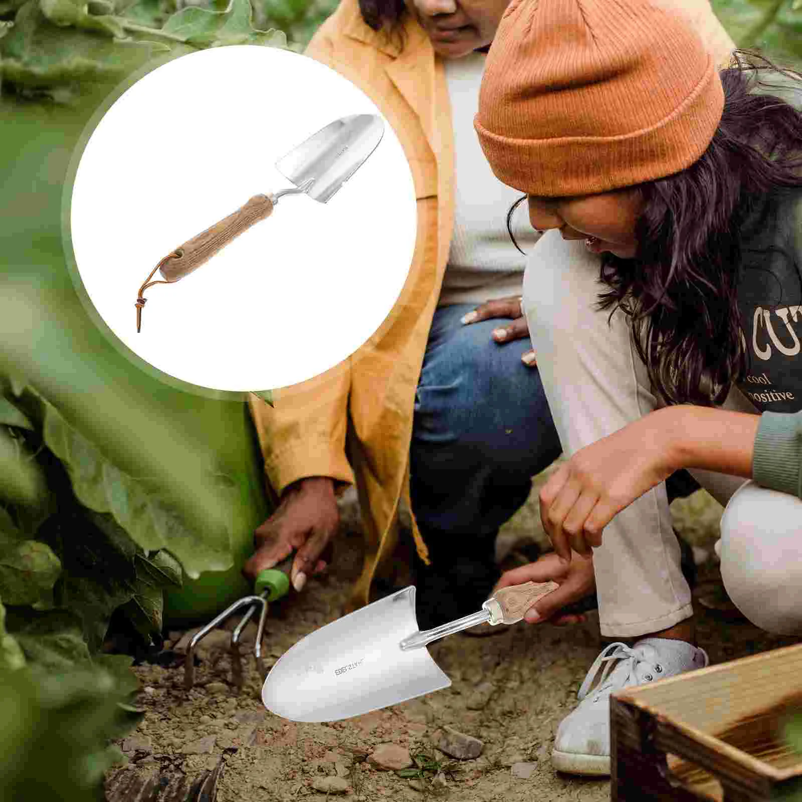 

Multi-function Gardening Shovel Metal Fertilizing Shovel Flower Planting Tool