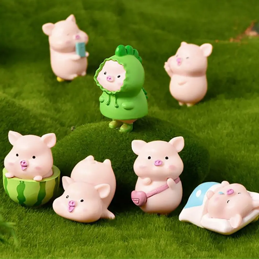 

Cute Pig Resin Miniature Crafts Pink Heart Schoolbag Basket Lovely Pig Ornaments Decorations Cake Topper Decor Micro Landscape