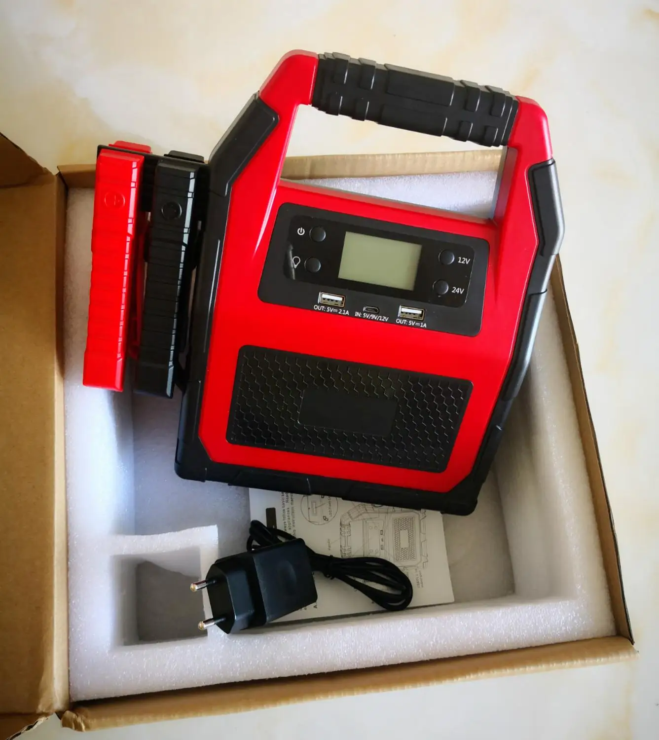 

American Tech 12v 24v 46800mah 1500A Peak Jump Starter LED Flashlight Power Bank Auto Battery Supply Power for car boat tank