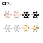 Маленькие серьги-гвоздики SMJEL, снежинка из нержавеющей стали, для женщин и детей, серьга с рождественской тематикой, ювелирные изделия