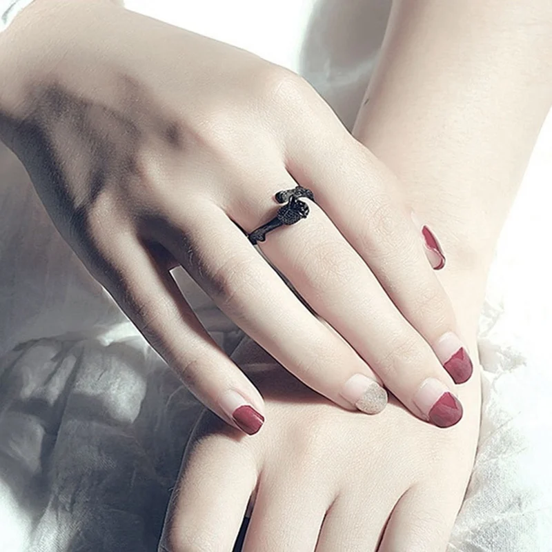 Кольцо женское с черным покрытием розой регулируемое | Украшения и аксессуары