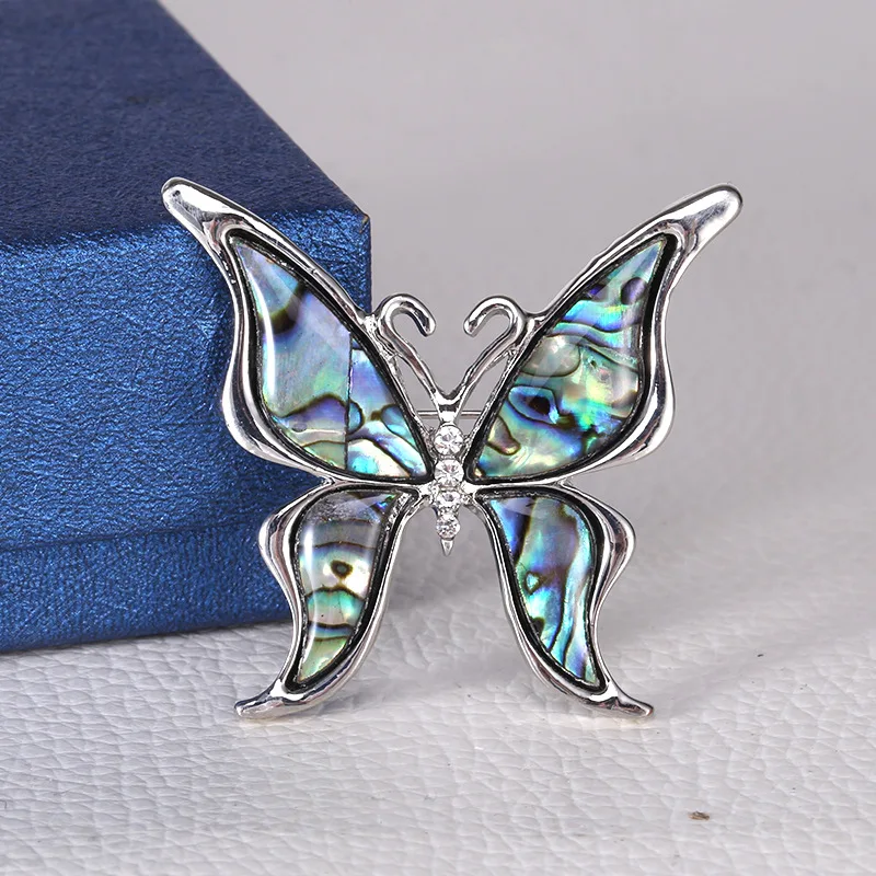 

Luxury Female Small Butterfly Brooch Dainty Silver Color Jewelry Brooches For Women Vintage Pin Dress Coat Accessory
