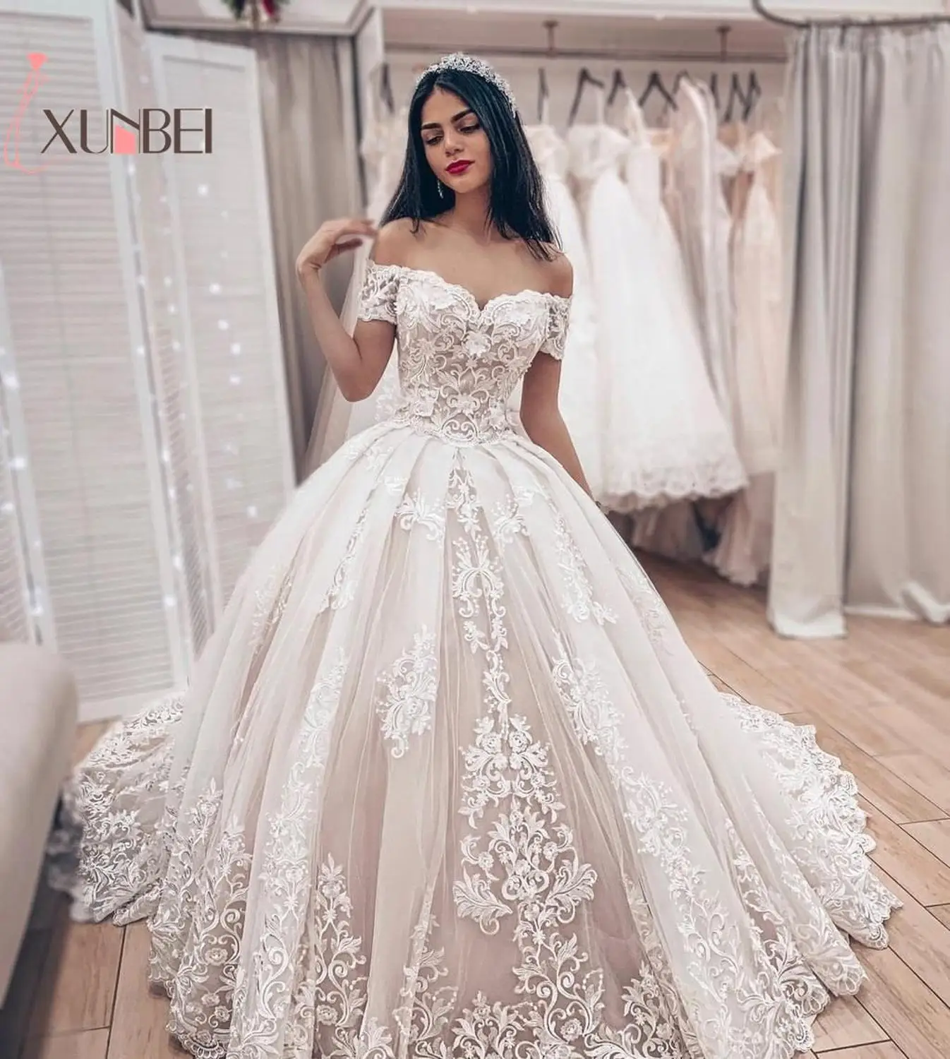 

Robe de mariee Vintage Off The Shoulder Lace Wedding Dresses Appliques Wedding Dresses Sexy V Neck Bridal Gowns With Train
