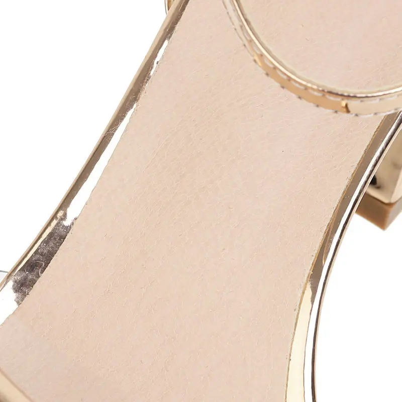 Женские туфли на толстом каблуке белые серебристые золотистые с ремешком и