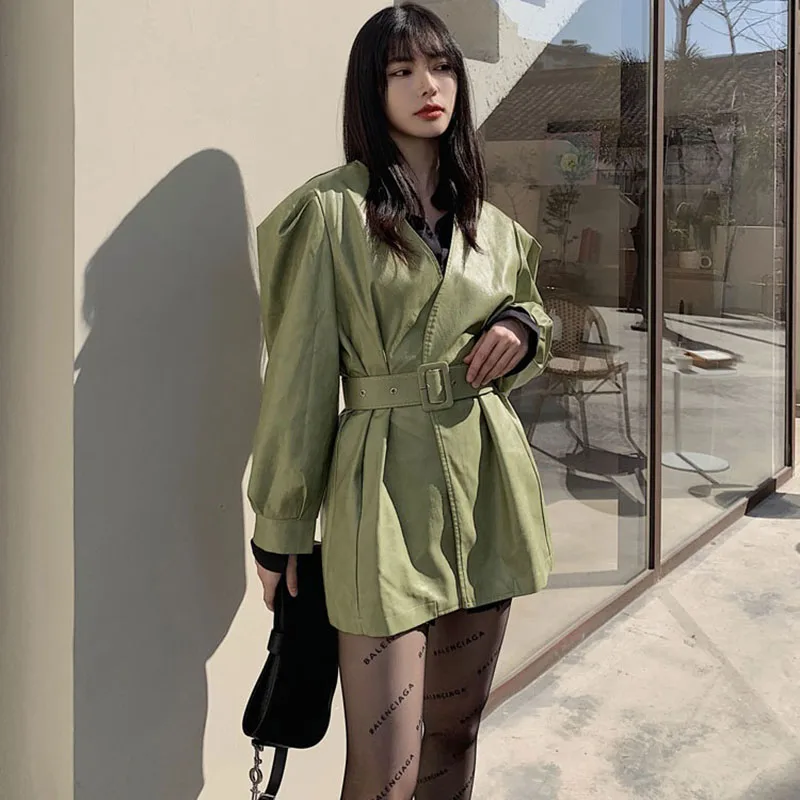 

Женская куртка средней длины из искусственной кожи, зеленая повседневная куртка из искусственной кожи с поясом и V-образным вырезом, улична...