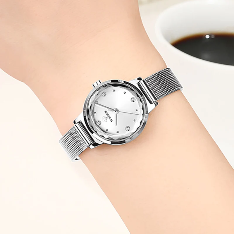

WWOOR Top Brand Women Watches Red Stainless Steel Diamond Ladies Quartz Watch Waterproof Fashion Casual Dress Female Wrist Watch