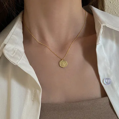 

2021 New Jewelry Necklace For Gorgeous Female Bee Necklace Niche Design Clavicle Chain Fashion And Popular Style Exquisite
