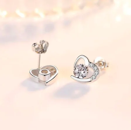 Женские медные серьги-гвоздики серебряного цвета с фианитом | Украшения и