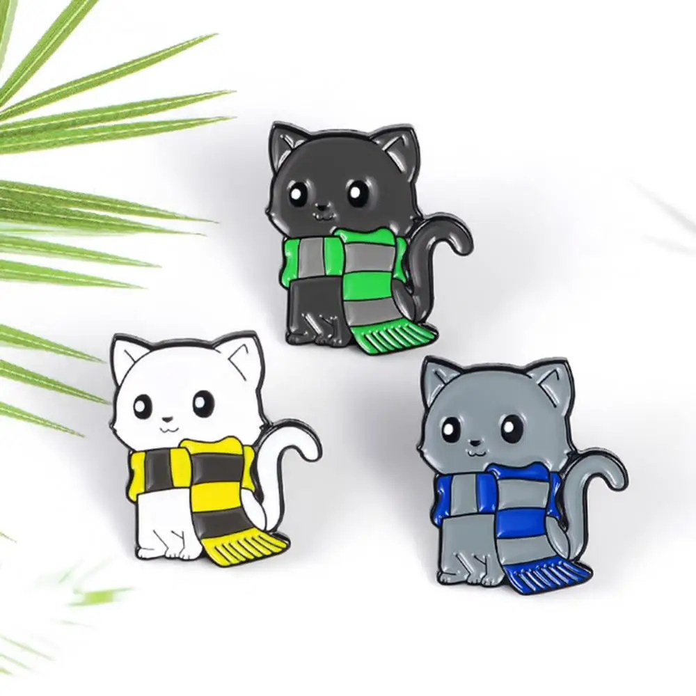

Unisex Cartoon Cat Scarf Shape Alloy Brooch Pin Lapel Denim Jacket Badge Decor