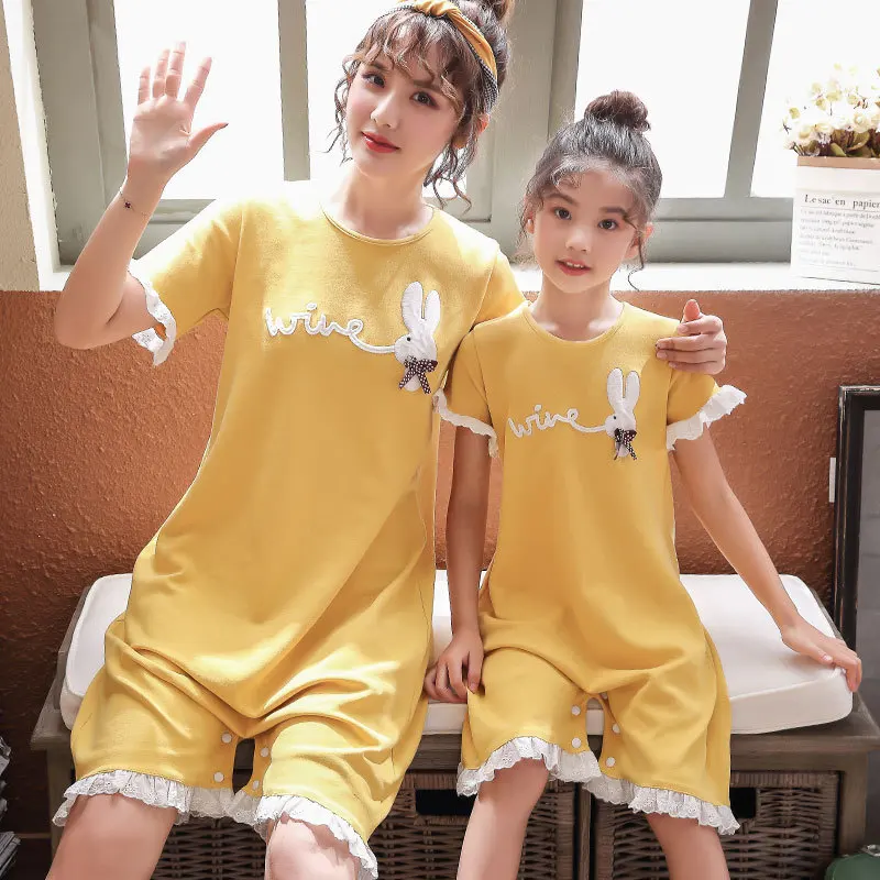 Пижамные платья для мамы и дочки одинаковая семейная одежда платье маленьких