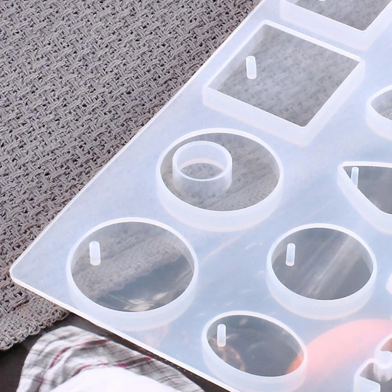 

Liquid Resin Silicone Mold DIY Geometric Triangle Mirror Craft Epoxy Resin For Jewelry Necklace Pendant Making Cake Mold