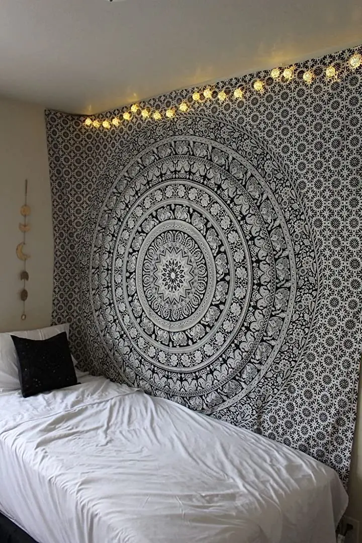 

Popular Handicrafts Tapestry Wall Hanging Black and White Hippie Mandala Tapestry Wall art Collage dorm Beach Throw Bohemian
