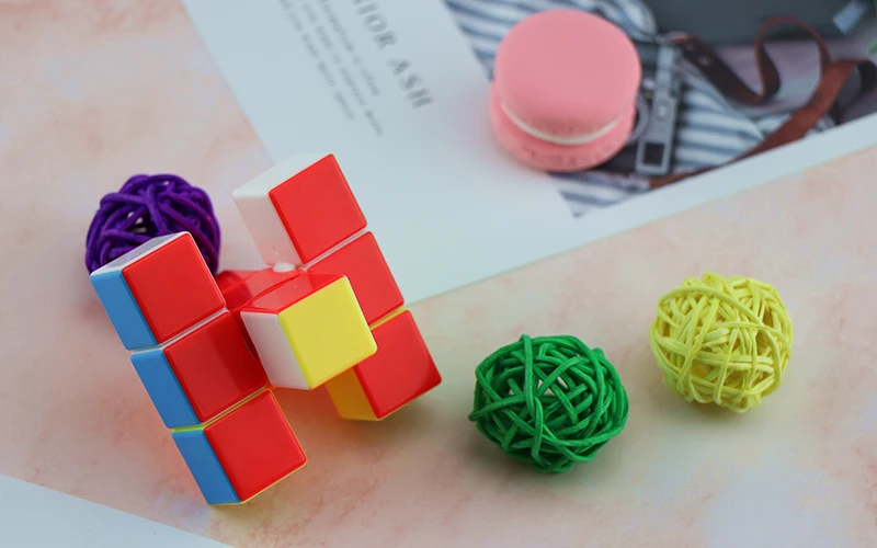 Головоломка Yongjun 133 Cubo Magic 1x3x3 головоломка без наклеек шесть цветов твист 3x3x1