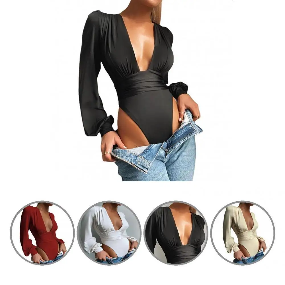 

Боди женское осеннее с широкими манжетами и глубоким V-образным вырезом