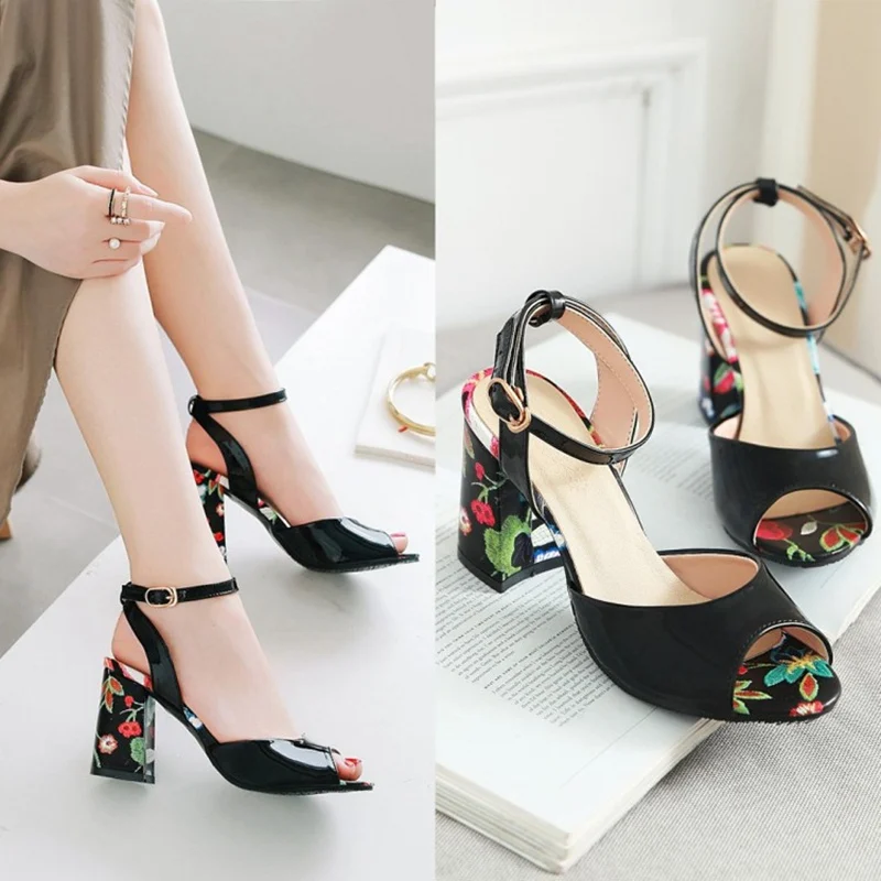 2020 летние сандалии гладиаторы Женские модные туфли на высоком каблуке с