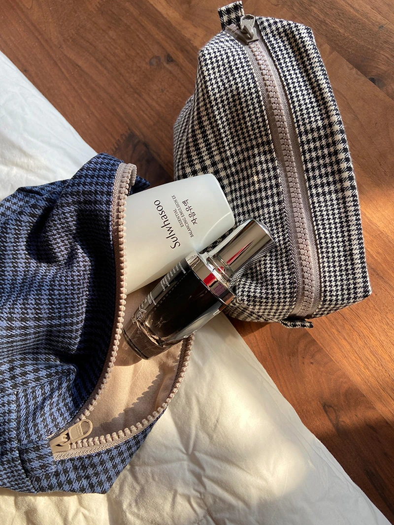 

2021 New Travel Toiletry Bag Korean Plaid Cosmetic Organizer Bag Large Women Cosmetic Pouch Flannel Beauty Brush Storage Case