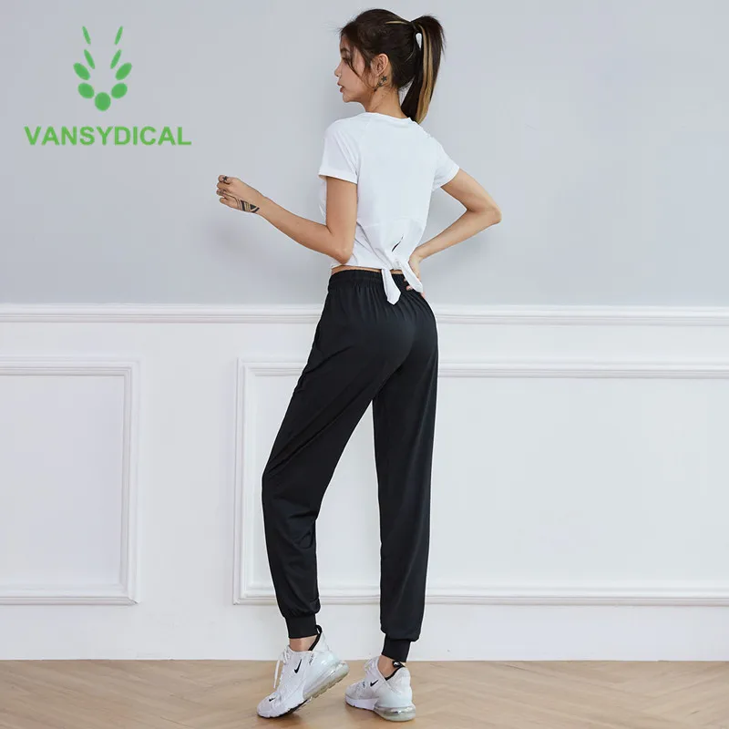 2021 новые кроссовки спортивный костюм для женщин тренажерный зал набор одежды