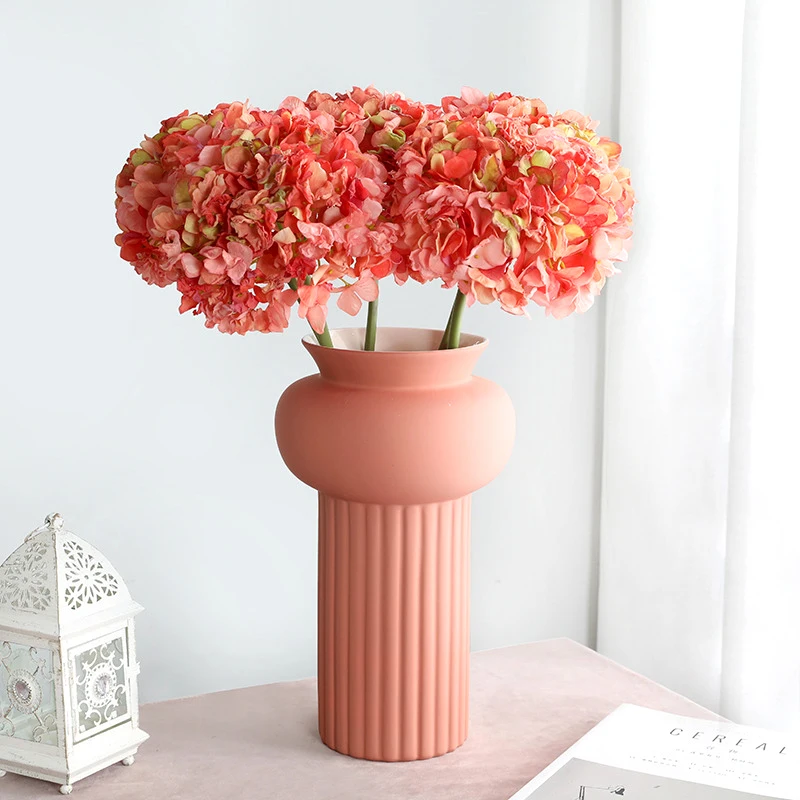 

Hotel Window Layout Artificial Flowers Retro Hydrangea Artificial Flowers Wedding Road Guide Ornaments Decorative Hydrangea DIY