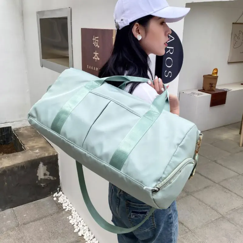 

Персонализированная спортивная сумка с вышивкой, сумка для спортзала, путешествий, с влажными сухими карманами, отделение для обуви, подаро...