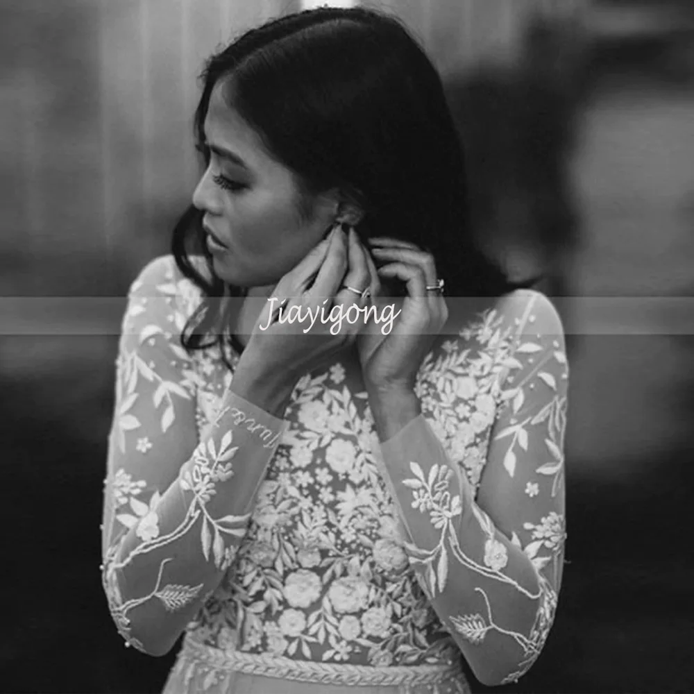 

2021 Boho Wedding Dresses with Long Sleeves O Neck See-through Lace A Line Tulle Sweep Train Bridal Gowns