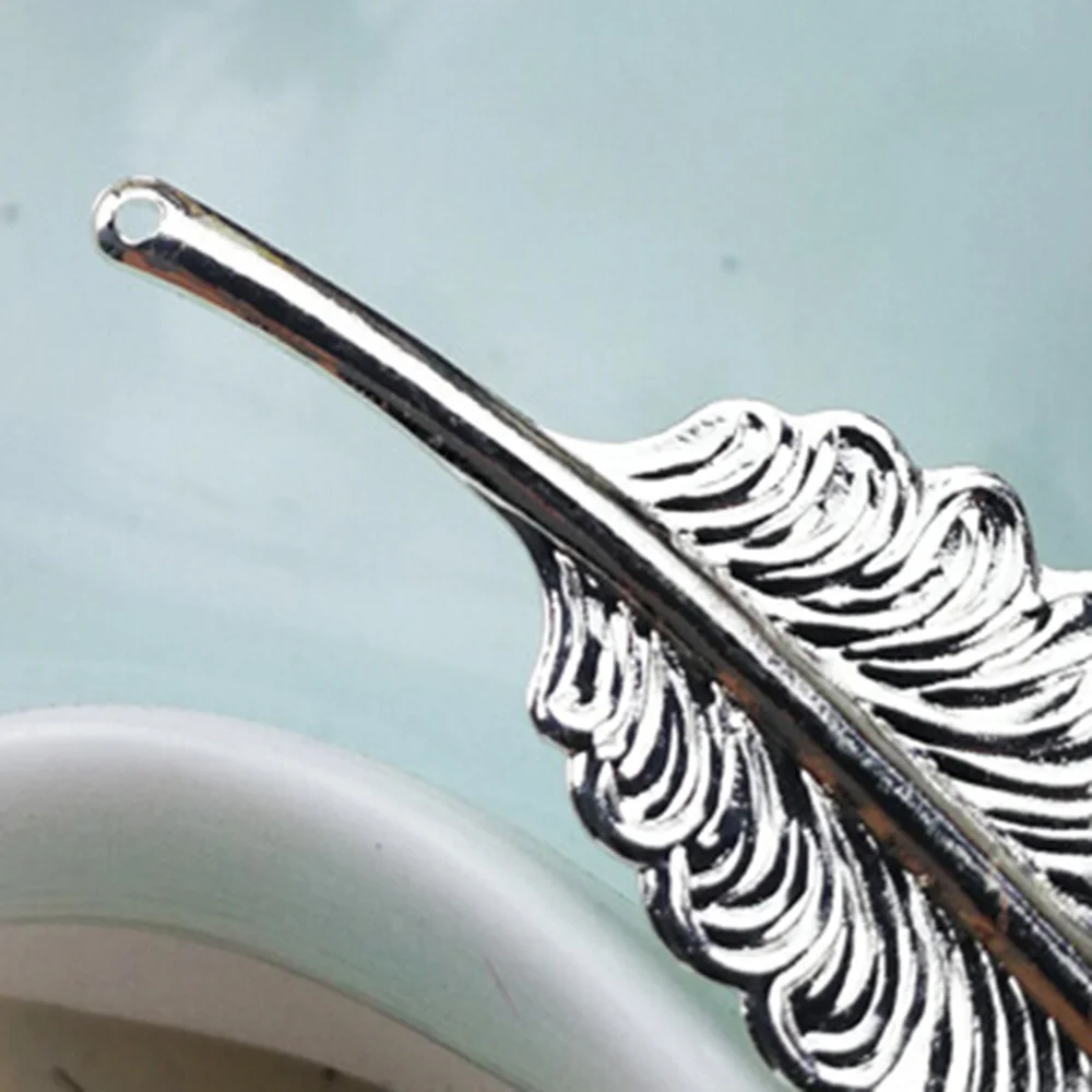 

5pcs Creative Feather Shape Metal Bookmarks Plume Decoration Kids Gift Office School Stationery Supply