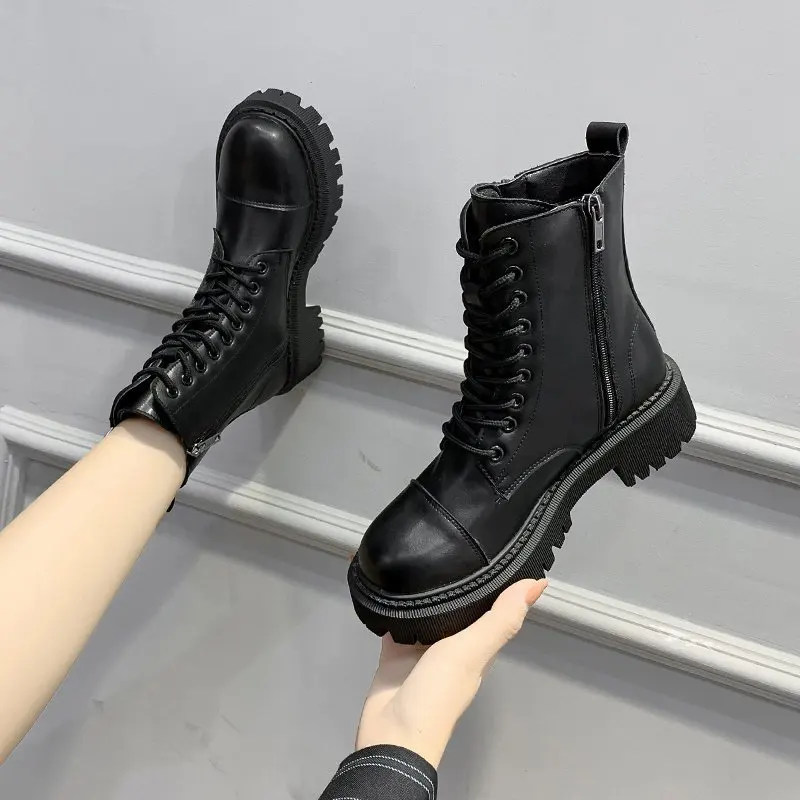 

Autumn and winter 2020 new plush heavy soled boots women's fashionable short boots British style black locomotive boots