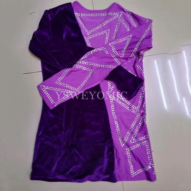 

Black Latin Dance Shirts Men Flamenco Long Sleeve Round Neck Rhinestones Salsa Latin Dance Tops Ballroom Shirt Performance Wear