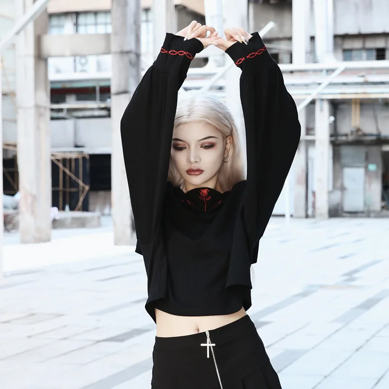 Футболка женская темная школьный стиль хлопок с длинным рукавом вышитый