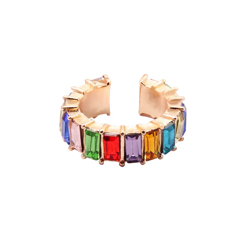 Женские серьги-гвоздики с разноцветными фианитами в форме хряща | Украшения и