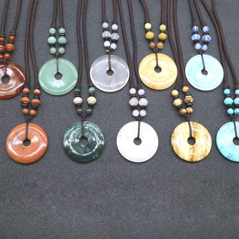 Ожерелье женское из натурального розового камня и красного оникса с безопасной