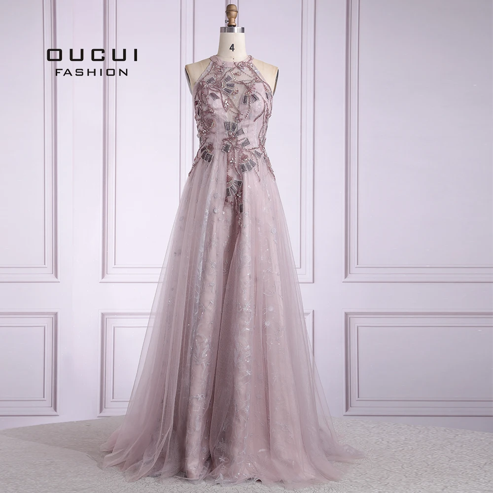 Вечернее платье трапеция с вышивкой блестками и лямкой на шее кружевной