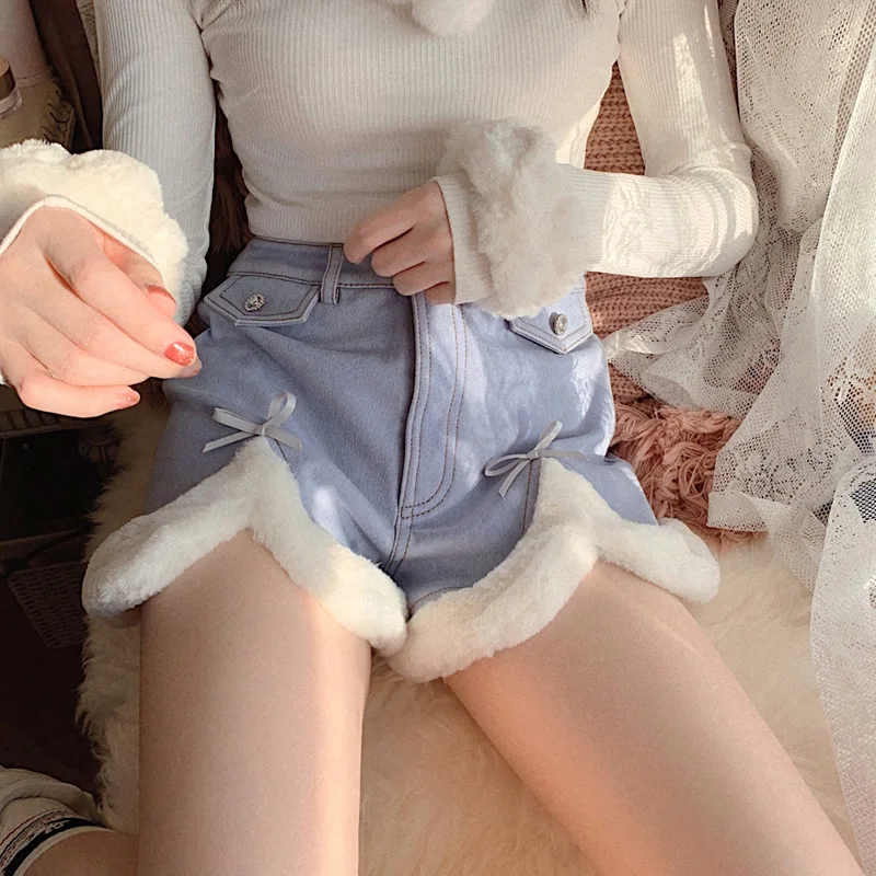 

Зимние японские милые плюшевые толстые теплые джинсовые шорты для девочек-подростков, повседневные Модные пушистые шорты с естественной т...