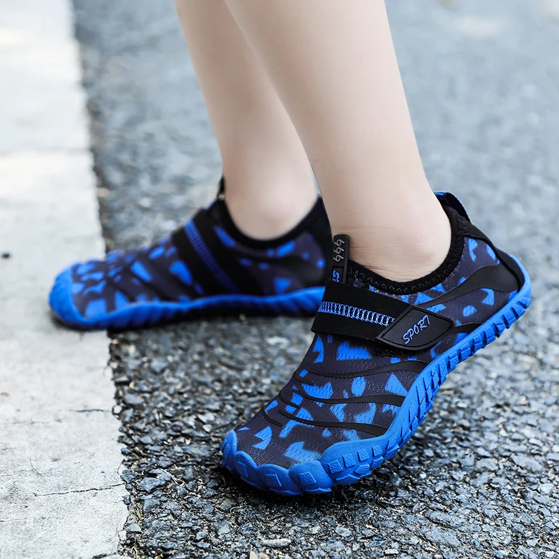 

Summer Children Beach Sneakers Lightweight Boy Girls Barefoot Water Shoes Quick Dry Breathable Kids Sport Sandals Seaside Wading
