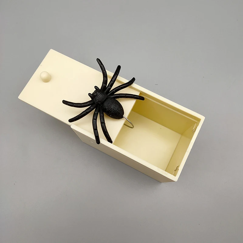 1pcs spider Пластиковые шалости пугать паук кляп мышь подарок дети, игрушки для взрослых ужас смешная шутка сюрприз коробка страшные Хэллоуин Модные игрушки - Цвет: 1pcs spider