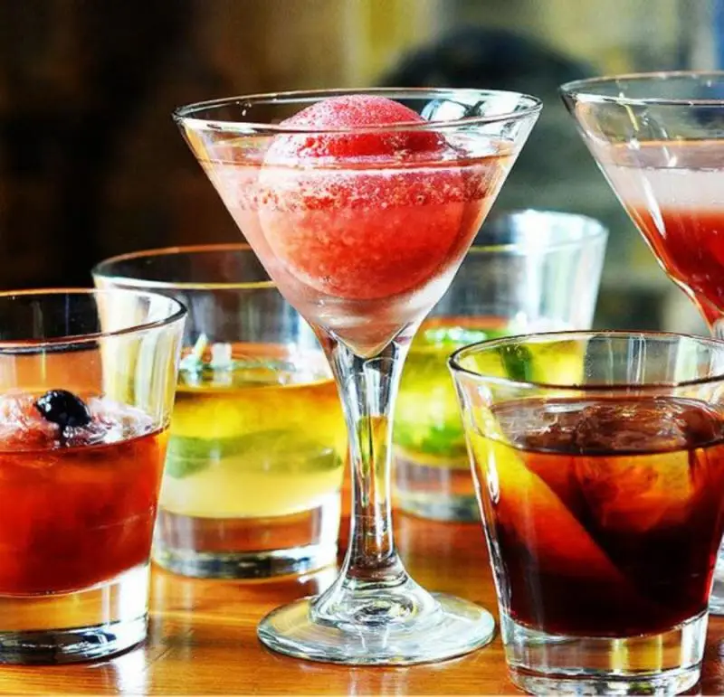 

6cm Big Size Ball Ice Molds Sphere Round Ball Ice Cube Makers Home And Bar Party Kitchen Whiskey Cocktail DIY Ice Cream Moulds